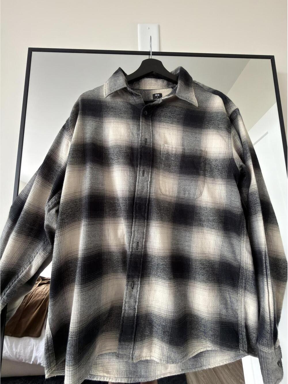 Uniqlo Ombre Plaid Flannel Black White